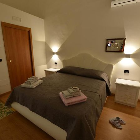 L'Antico Palazzo Bed & Breakfast Canosa di Puglia Exterior photo